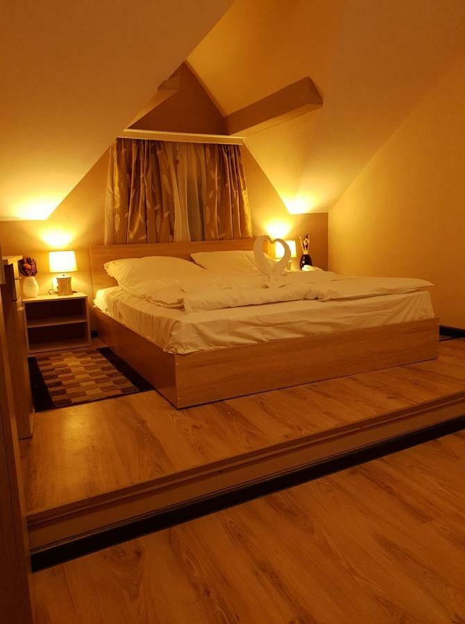 Hotel Валентино à Vratsa Extérieur photo