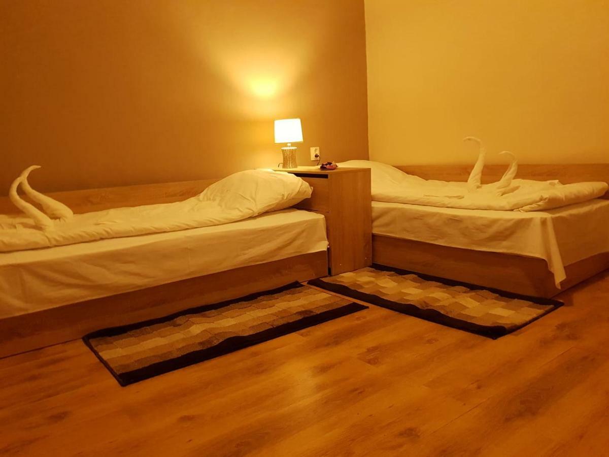 Hotel Валентино à Vratsa Extérieur photo