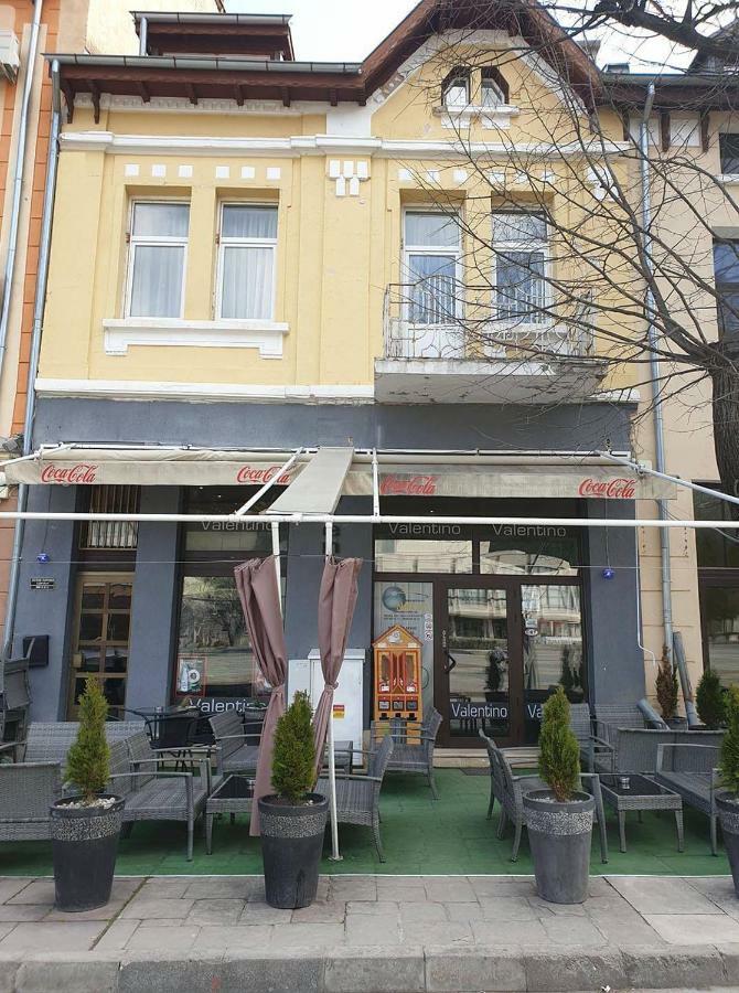 Hotel Валентино à Vratsa Extérieur photo